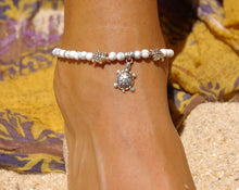 Load image into Gallery viewer, Luna