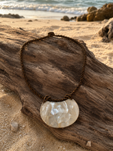Load image into Gallery viewer, Mother of Pearl Shell Necklace (N-39 T-6)
